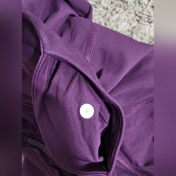 Lululemon Size 6 Inspire Tight II  Plum Mesh Leggings Zip Pockets - Picture 14 of 14